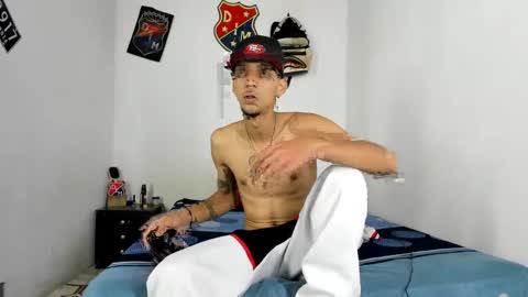 Snapshot of johan_and_antonella chatting on 01/17/25, 04:36 johan_and_antonella online show from 01/17/25, 04:36