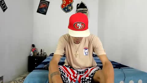 Snapshot of johan_and_antonella chatting on 01/17/25, 07:38 johan_and_antonella online show from 01/17/25, 07:38