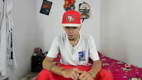 Snapshot of johan_and_antonella chatting on 01/20/25, 12:46 johan_and_antonella online show from 01/20/25, 12:46