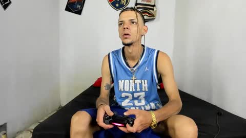 Snapshot of johan_and_antonella chatting on 01/23/25, 08:13 johan_and_antonella online show from 01/23/25, 08:13