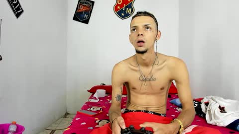 Snapshot of johan_and_antonella chatting on 01/26/25, 09:29 johan_and_antonella online show from 01/26/25, 09:29