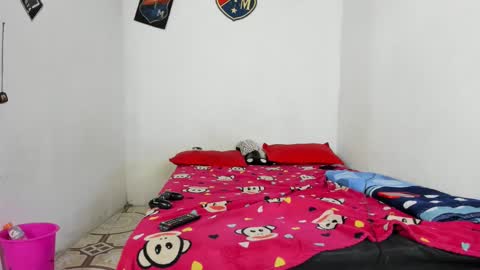 Snapshot of johan_and_antonella chatting on 01/27/25, 07:45 johan_and_antonella online show from 01/27/25, 07:45