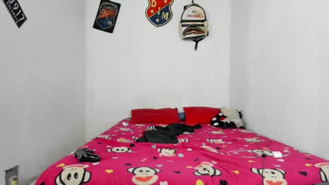 Snapshot of johan_and_antonella chatting on 01/30/25, 06:56 johan_and_antonella online show from 01/30/25, 06:56