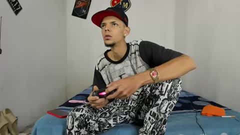 Snapshot of johan_and_antonella chatting on 01/31/25, 02:04 johan_and_antonella online show from 01/31/25, 02:04