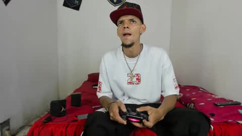 Snapshot of johan_and_antonella chatting on 02/18/25, 04:58 johan_and_antonella online show from 02/18/25, 04:58