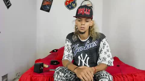 Snapshot of johan_and_antonella chatting on 02/27/25, 10:37 johan_and_antonella online show from 02/27/25, 10:37