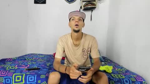 Snapshot of johan_and_antonella chatting on 09/10/25, 04:01 johan_and_antonella online show from 09/10/25, 04:01