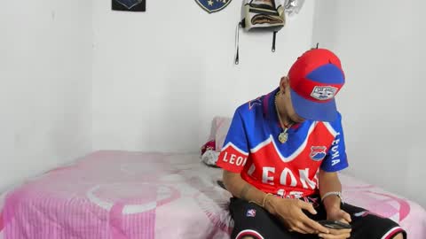 Snapshot of johan_and_antonella chatting on 09/28/25, 03:34 johan_and_antonella online show from 09/28/25, 03:34