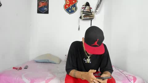 Snapshot of johan_and_antonella chatting on 09/30/25, 03:22 johan_and_antonella online show from 09/30/25, 03:22