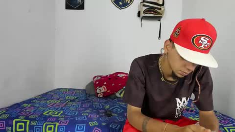 Snapshot of johan_and_antonella chatting on 10/16/25, 03:40 johan_and_antonella online show from 10/16/25, 03:40