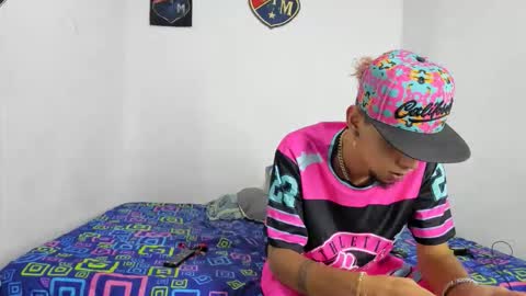 Snapshot of johan_and_antonella chatting on 10/20/25, 03:40 johan_and_antonella online show from 10/20/25, 03:40