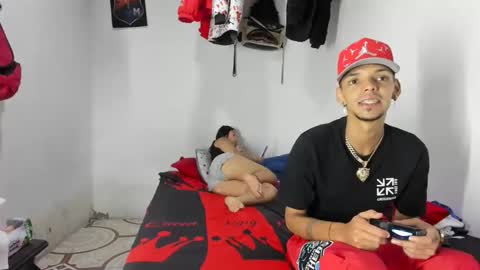 johan_and_antonella online show from 04/15/26, 06:20