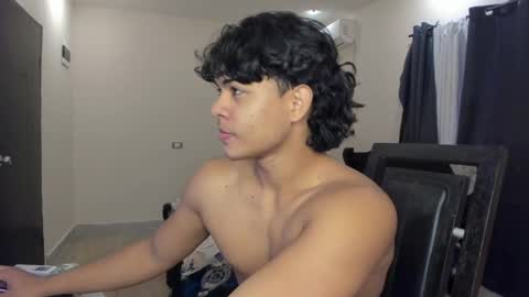 Snapshot of johan_beley_7k chatting on 02/24/25, 02:04 Johan Beley online show from 02/24/25, 02:04