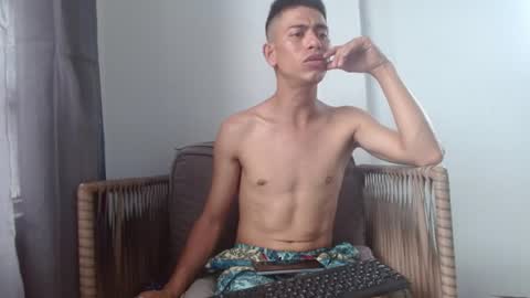 Snapshot of johan_kitten chatting on 07/11/26, 01:36 johan online show from 07/11/26, 01:36