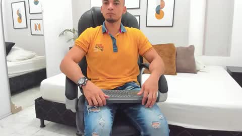 Snapshot of johan_miller1 chatting on 11/28/25, 06:32 johan online show from 11/28/25, 06:32