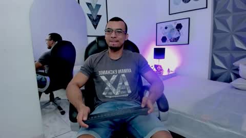 Snapshot of johan_miller1 chatting on 12/19/25, 10:55 johan online show from 12/19/25, 10:55