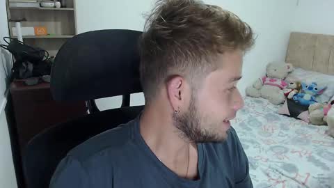 Snapshot of johanleonsweetboy chatting on 12/31/24, 06:37 JOHAN independient model online show from 12/31/24, 06:37