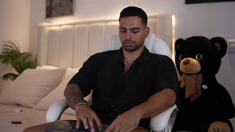 Snapshot of john_king29 chatting on 12/09/24, 10:52 john online show from 12/09/24, 10:52