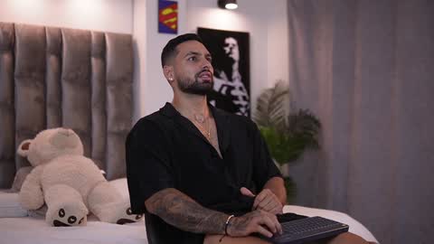 Snapshot of john_king29 chatting on 01/25/25, 11:00 john online show from 01/25/25, 11:00