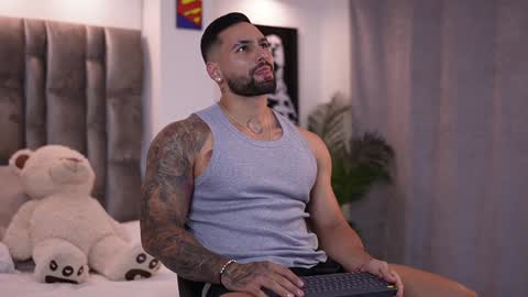 Snapshot of john_king29 chatting on 01/27/25, 09:00 john online show from 01/27/25, 09:00