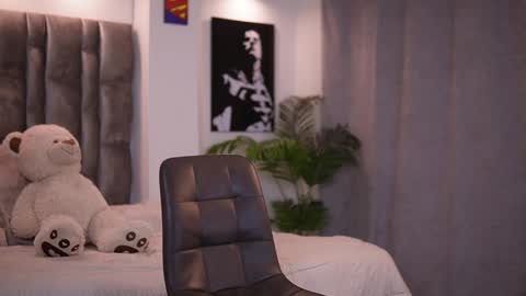 Snapshot of john_king29 chatting on 02/04/25, 09:20 john online show from 02/04/25, 09:20