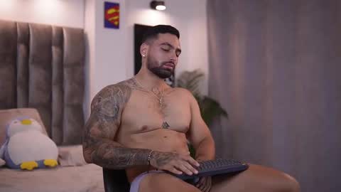 Snapshot of john_king29 chatting on 03/11/25, 11:37 john online show from 03/11/25, 11:37