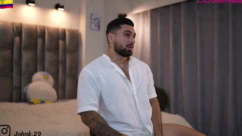 Snapshot of john_king29 chatting on 11/24/25, 10:53 john online show from 11/24/25, 10:53