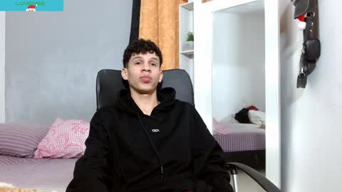 john_ssnow29 online show from 12/29/24, 06:49