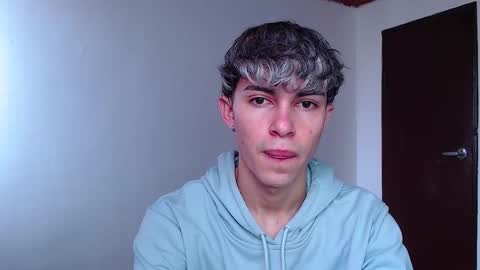 Snapshot of john_vichenso chatting on 10/19/25, 04:51 John Vichenso online show from 10/19/25, 04:51