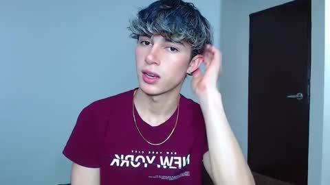 Snapshot of john_vichenso chatting on 11/19/25, 09:59 John Vichenso online show from 11/19/25, 09:59