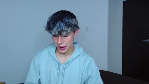 Snapshot of john_vichenso chatting on 11/21/25, 09:24 John Vichenso online show from 11/21/25, 09:24