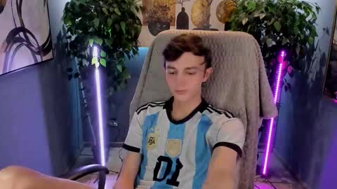 John online show from 12/03/25, 01:53