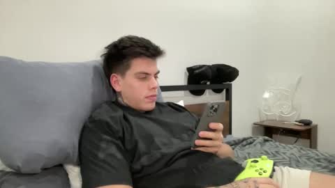 Snapshot of johnafterdark chatting on 12/07/24, 01:14 JAXX online show from 12/07/24, 01:14