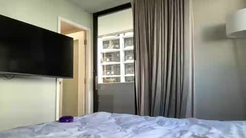 Snapshot of johnafterdark chatting on 12/11/24, 01:37 JAXX online show from 12/11/24, 01:37