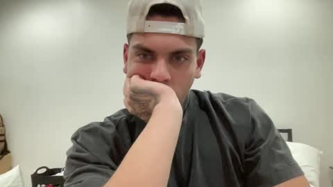 Snapshot of johnafterdark chatting on 01/08/25, 02:14 JAXX online show from 01/08/25, 02:14