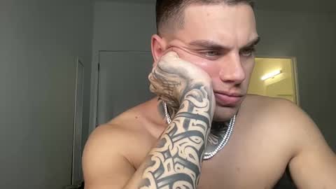 Snapshot of johnafterdark chatting on 09/19/25, 06:15 JAXX online show from 09/19/25, 06:15