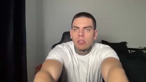 Snapshot of johnafterdark chatting on 12/16/25, 01:43 JAXX online show from 12/16/25, 01:43