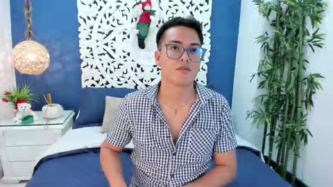 Snapshot of johnbelrose chatting on 11/17/25, 07:19 johnbelrose online show from 11/17/25, 07:19