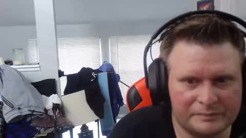 johnfernandez784 online show from 04/15/26, 03:41