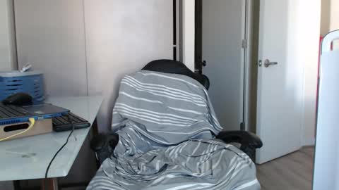 Snapshot of johnklleyn chatting on 03/11/25, 09:26 john online show from 03/11/25, 09:26