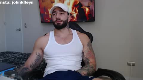 Snapshot of johnklleyn chatting on 10/25/25, 05:51 john online show from 10/25/25, 05:51