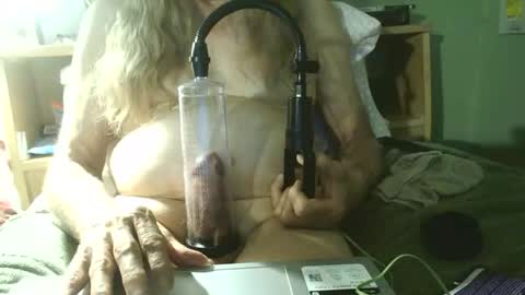 johnnieq1971 online show from 05/28/26, 02:42
