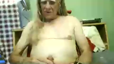 Snapshot of johnnieq1971 chatting on 07/04/26, 01:01 johnnieq1971 online show from 07/04/26, 01:01
