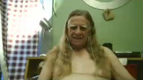 Snapshot of johnnieq1971 chatting on 07/14/26, 12:46 johnnieq1971 online show from 07/14/26, 12:46