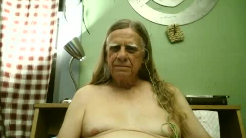 Snapshot of johnnieq1971 chatting on 08/02/26, 01:15 johnnieq1971 online show from 08/02/26, 01:15