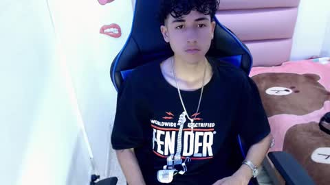 Snapshot of johnny_cagee chatting on 12/02/24, 04:09 johnny_cagee online show from 12/02/24, 04:09