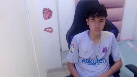 Snapshot of johnny_cagee chatting on 12/09/24, 03:29 johnny_cagee online show from 12/09/24, 03:29