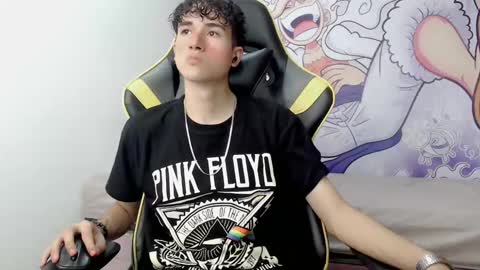 Snapshot of johnny_cagee chatting on 01/08/25, 04:12 johnny_cagee online show from 01/08/25, 04:12