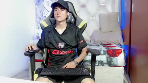 Snapshot of johnny_cagee chatting on 10/09/25, 04:10 johnny_cagee online show from 10/09/25, 04:10