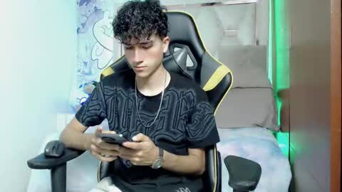 Snapshot of johnny_cagee chatting on 10/26/25, 03:56 johnny_cagee online show from 10/26/25, 03:56